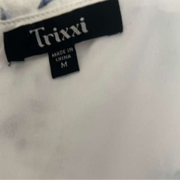 Brand new and never worn. Doesn’t not fit. Beautiful dress. - Picture 2 of 7